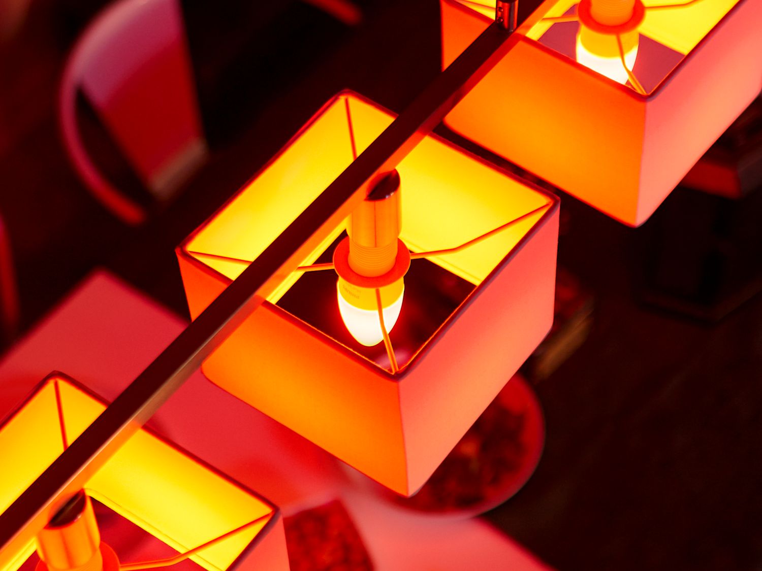 Hue WCA E12 E14 B39 candle carousel PUP 01