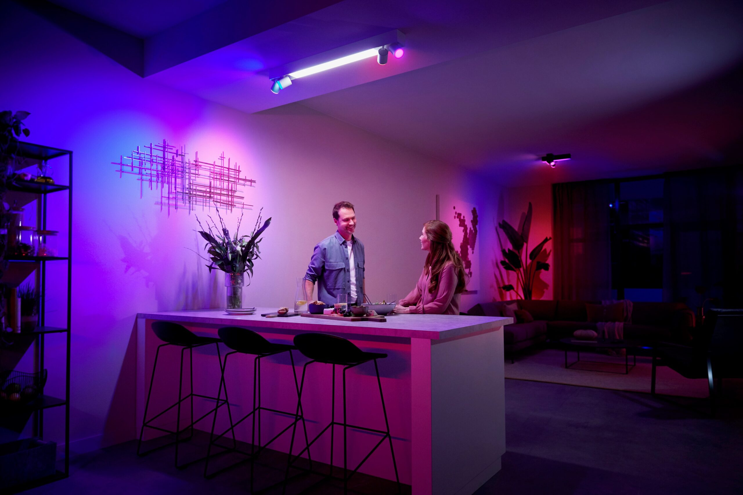 philips hue centris 4l color scaled