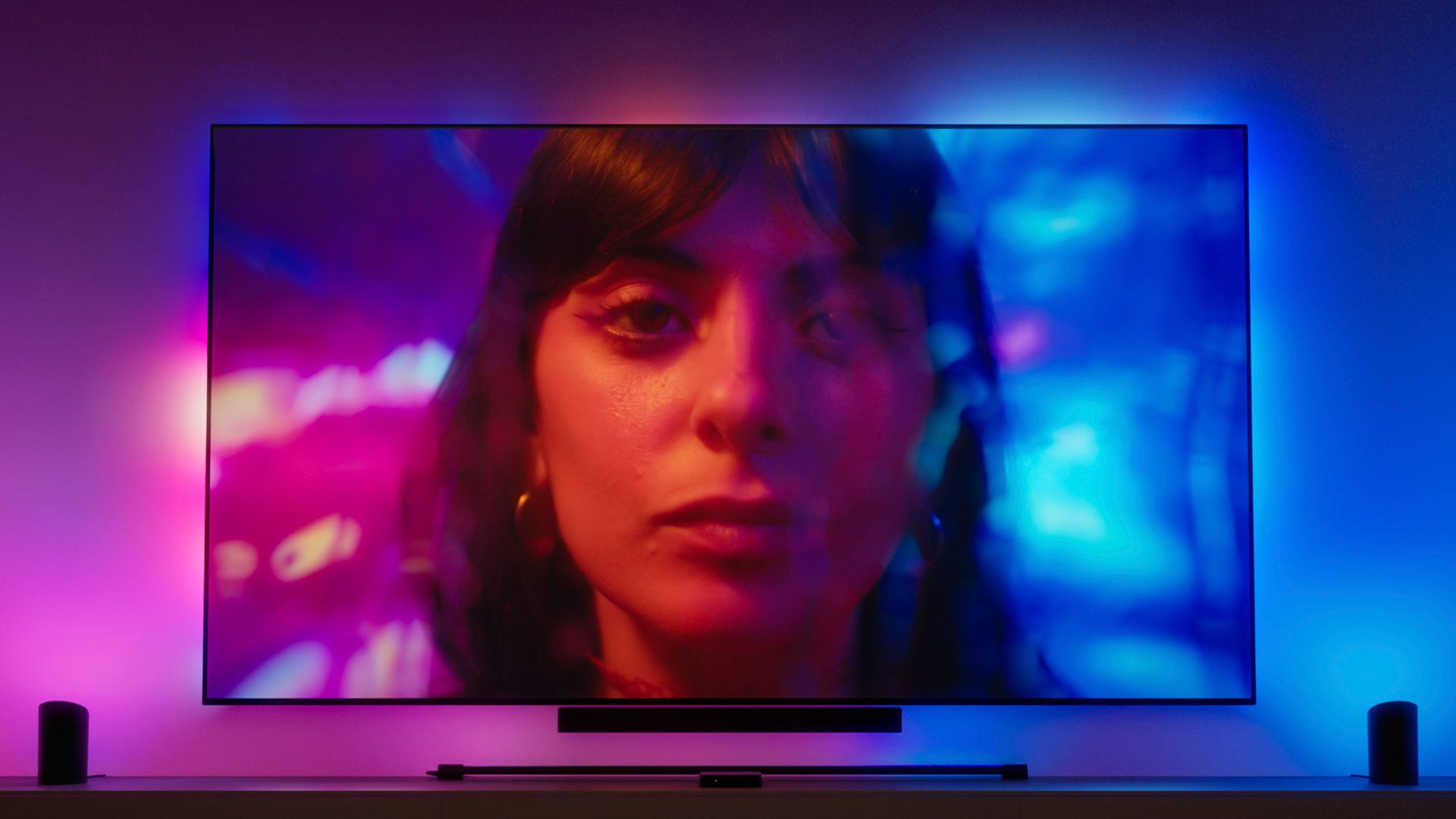 Philips HUE Play gradient strip light pro 65"-85"-100" 48 HUE Play gradient strip light pro 4 Focused Benefit 02 Ultra smooth effects PUP 16x9 1